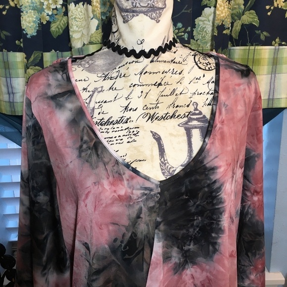 Unity woman oversized v sleeve with braided back top - Picture 5 of 10